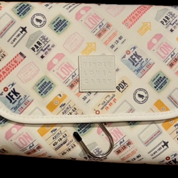 Tender Love + Carry Travel Toiletry Hanging Bag Airline Airport City Code - Picture 4 of 5